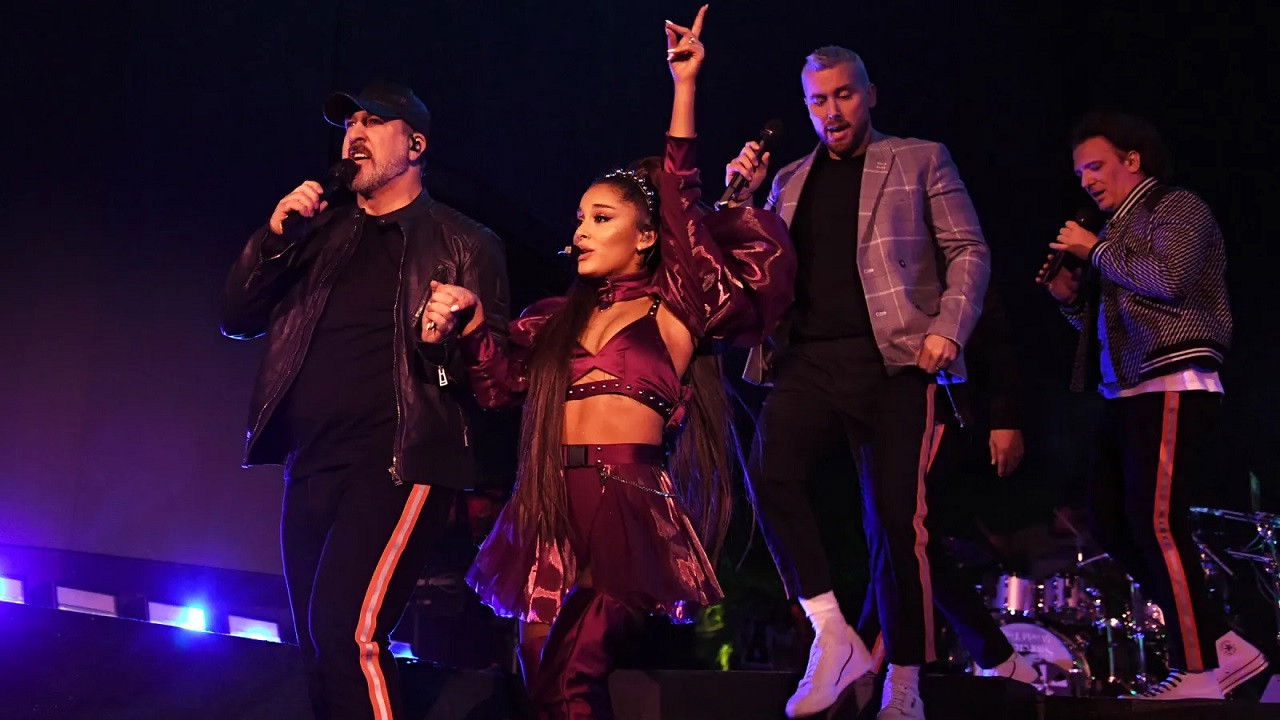 Backdrop image for movie Ariana Grande - Live In Coachella