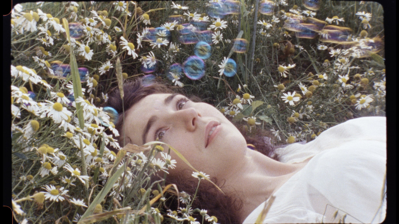 Backdrop image for movie Delirium