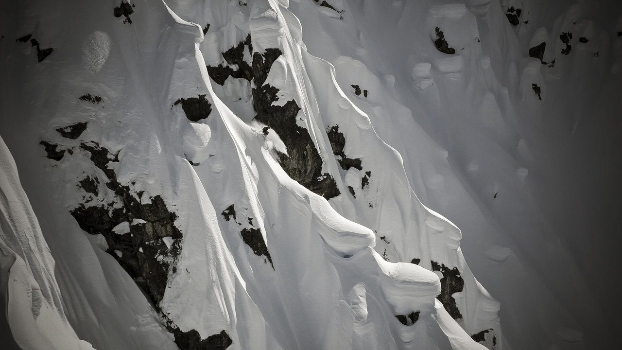 Backdrop image for movie The Land of Giants