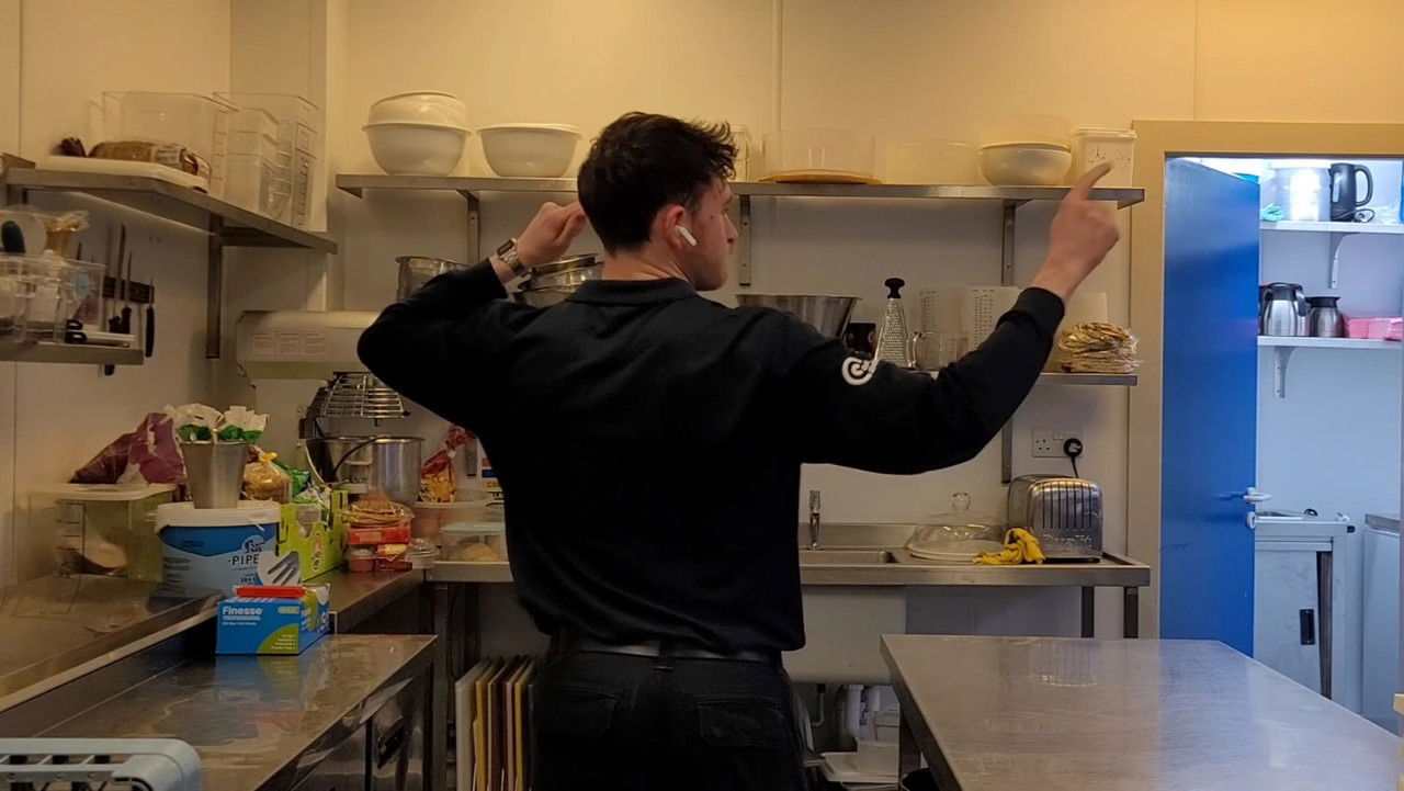 Backdrop image for movie Curl Aberdeen Christmas Special