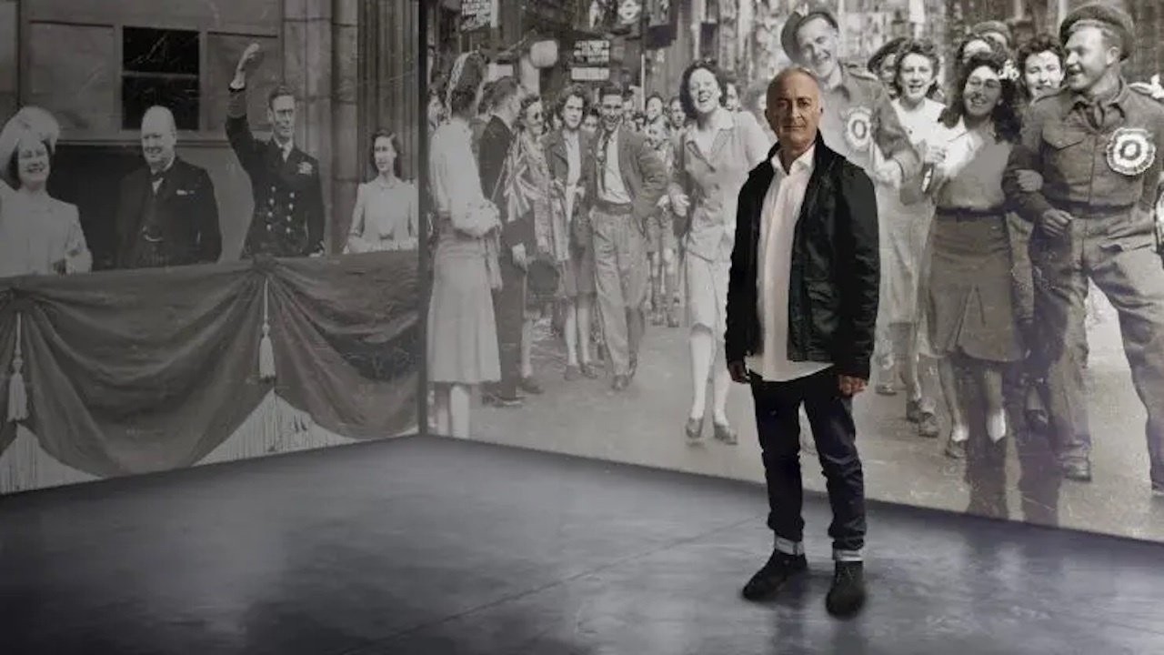 Backdrop image for movie Tony Robinson's VE Day Minute by Minute