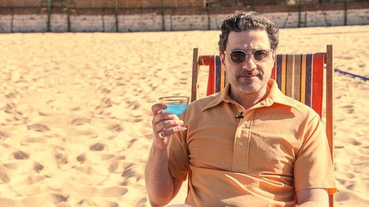 Backdrop image for movie Holiday Scams: Don't Get Caught Out