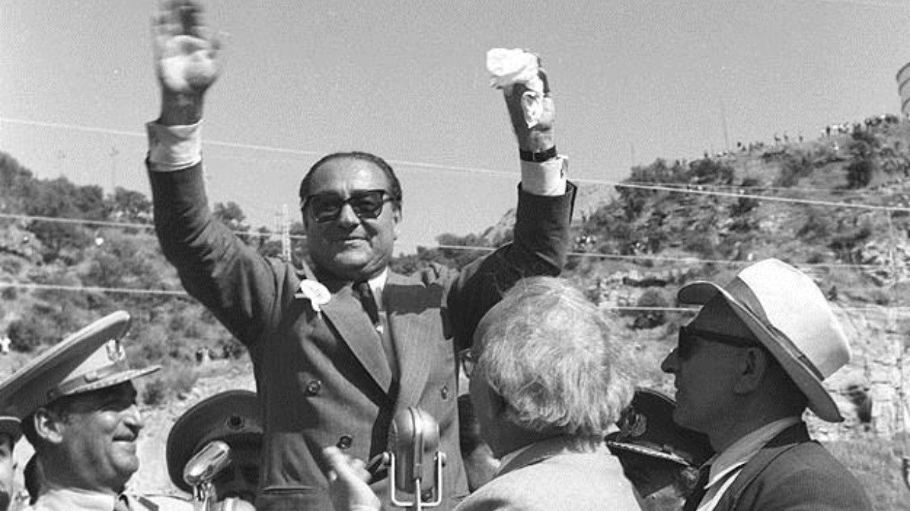 Backdrop image for movie Demirkırat: Bir Demokrasinin Doğuşu