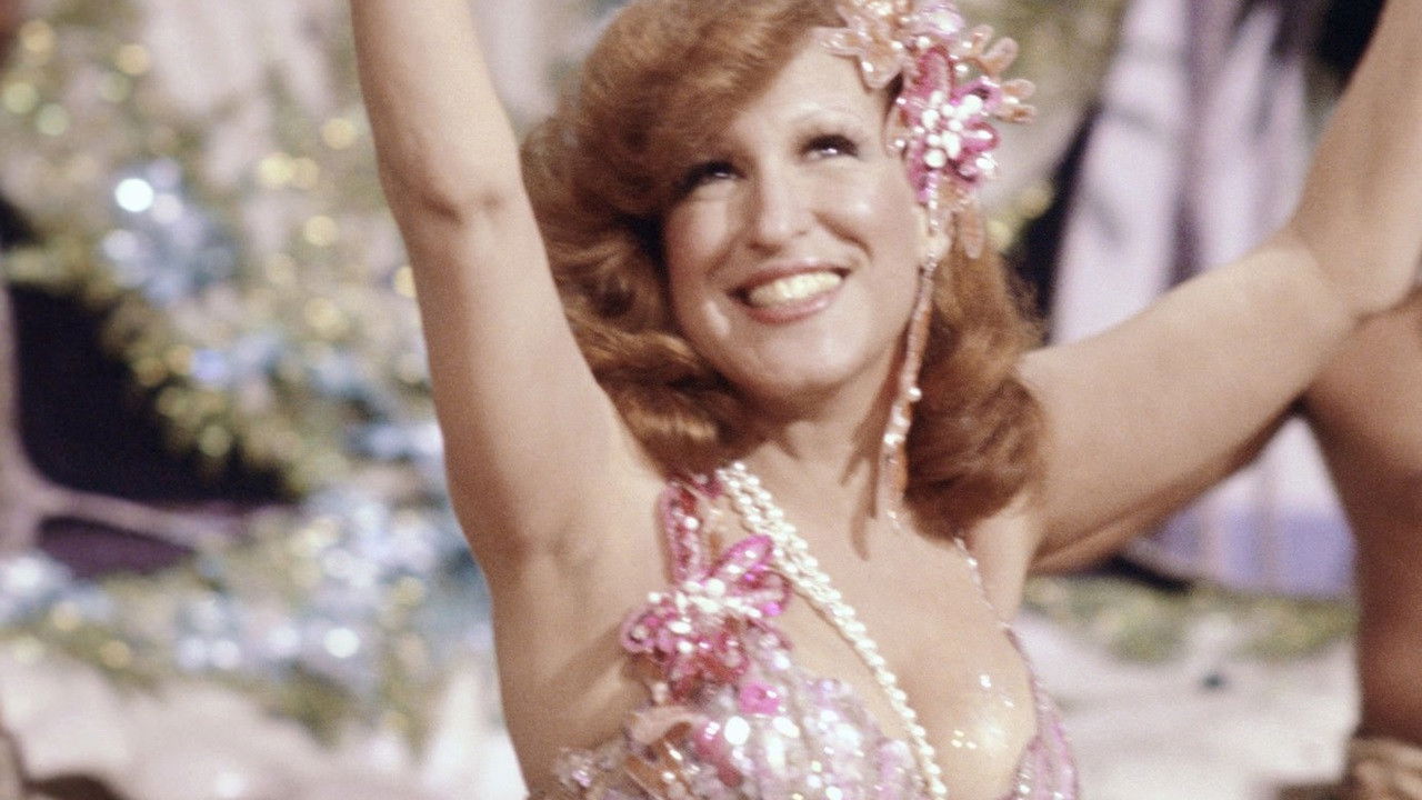 Backdrop image for movie Bette Midler: Ol' Red Hair Is Back