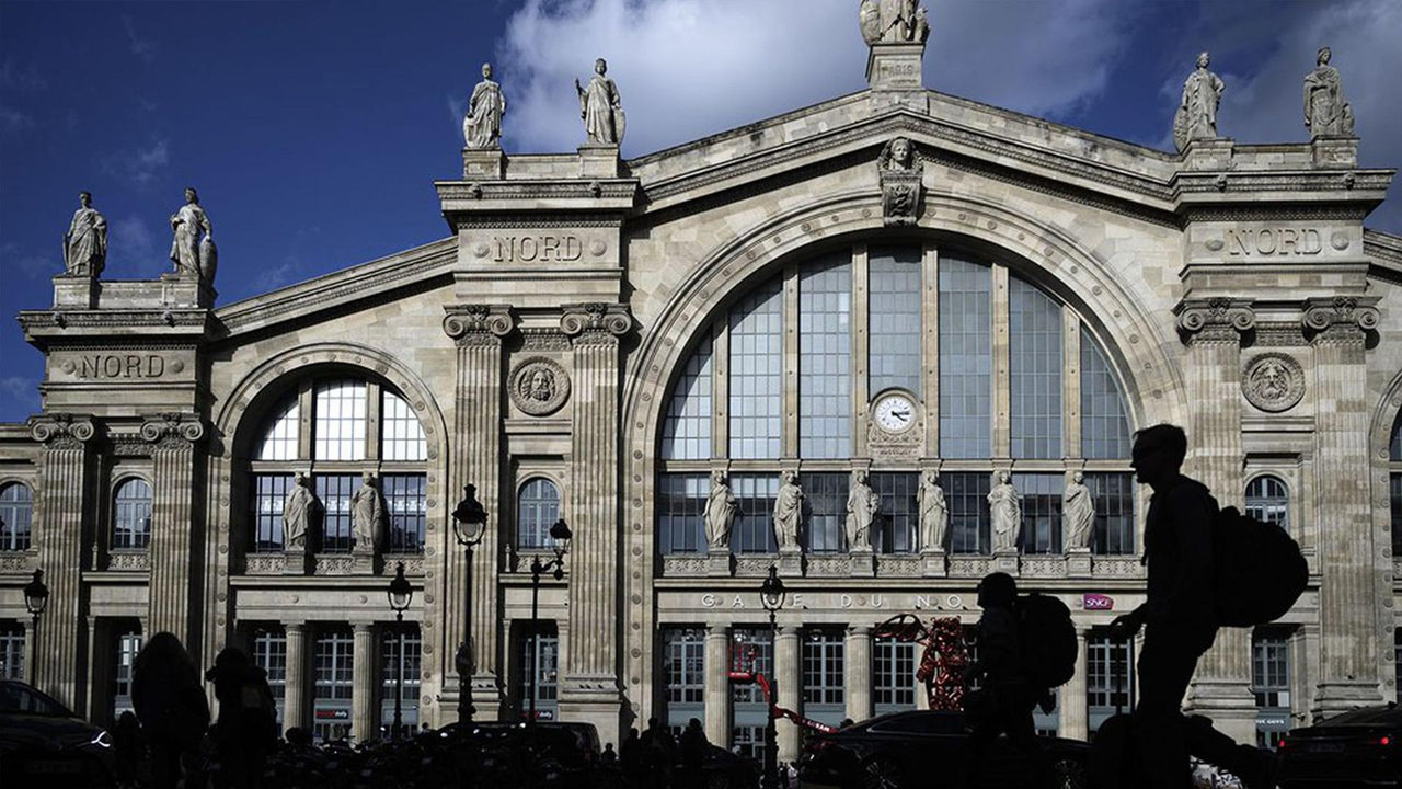 Backdrop image for movie Paris Train Stations: Shaping the City