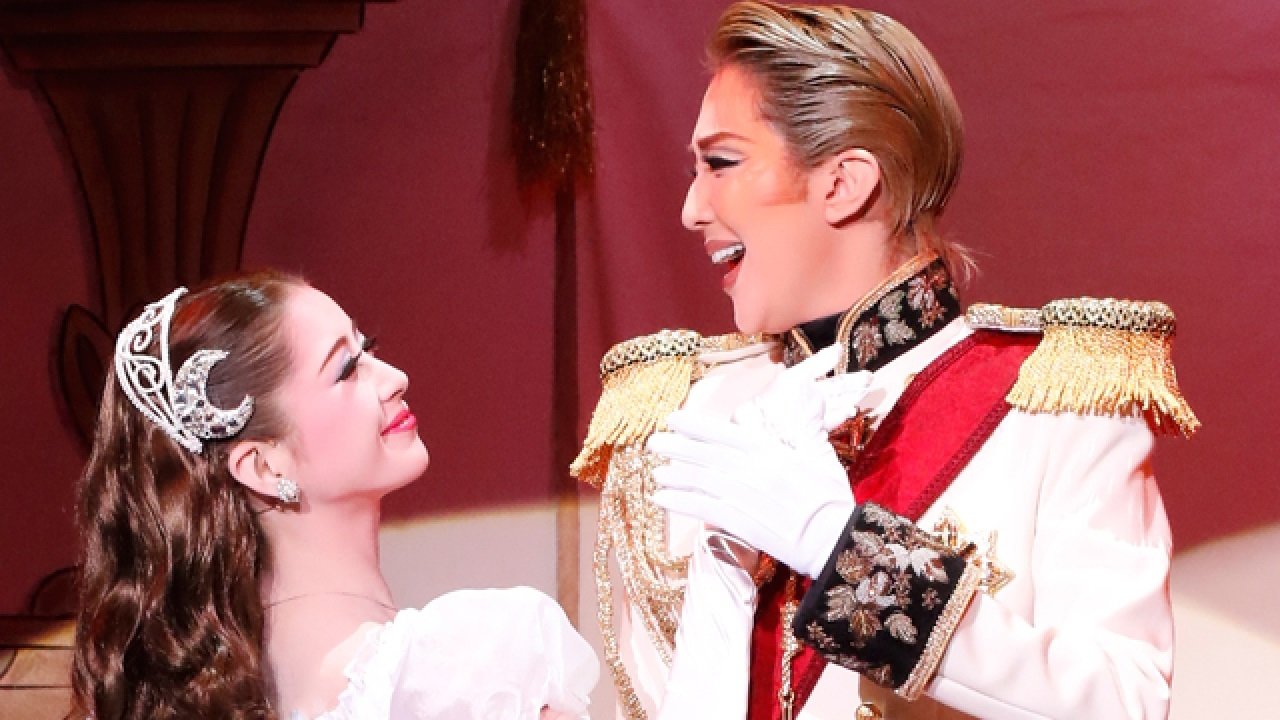 Backdrop image for movie Mayerling / Bouquet de Takarazuka