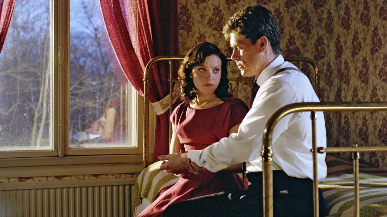 Backdrop image for movie Falling Angels