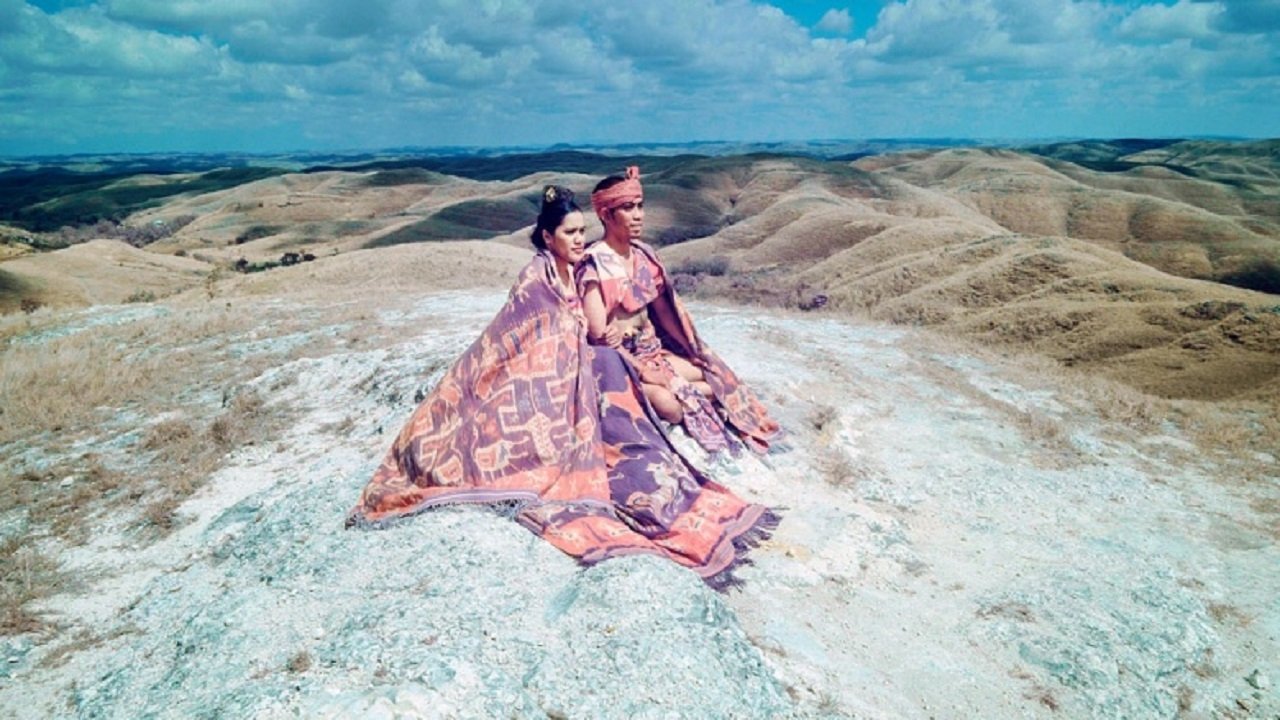 Backdrop image for movie The Woven Path: Perempuan Tana Humba