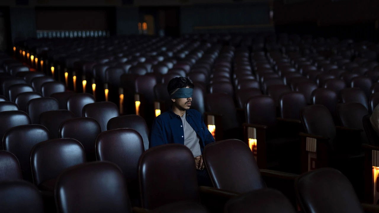 Backdrop image for movie Kiss.