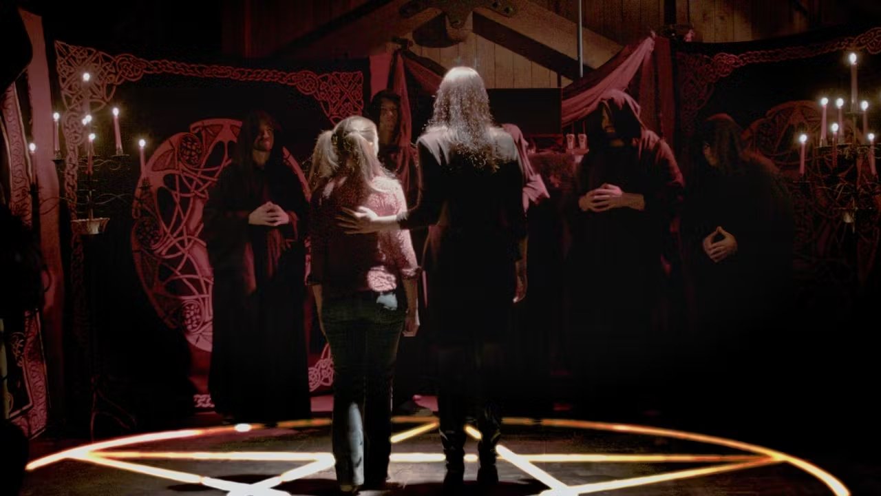 Backdrop image for movie Dark Dungeons