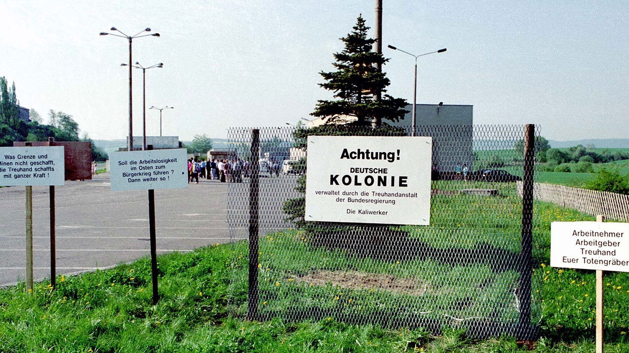 Backdrop image for movie Bischofferode. Das Treuhand Trauma