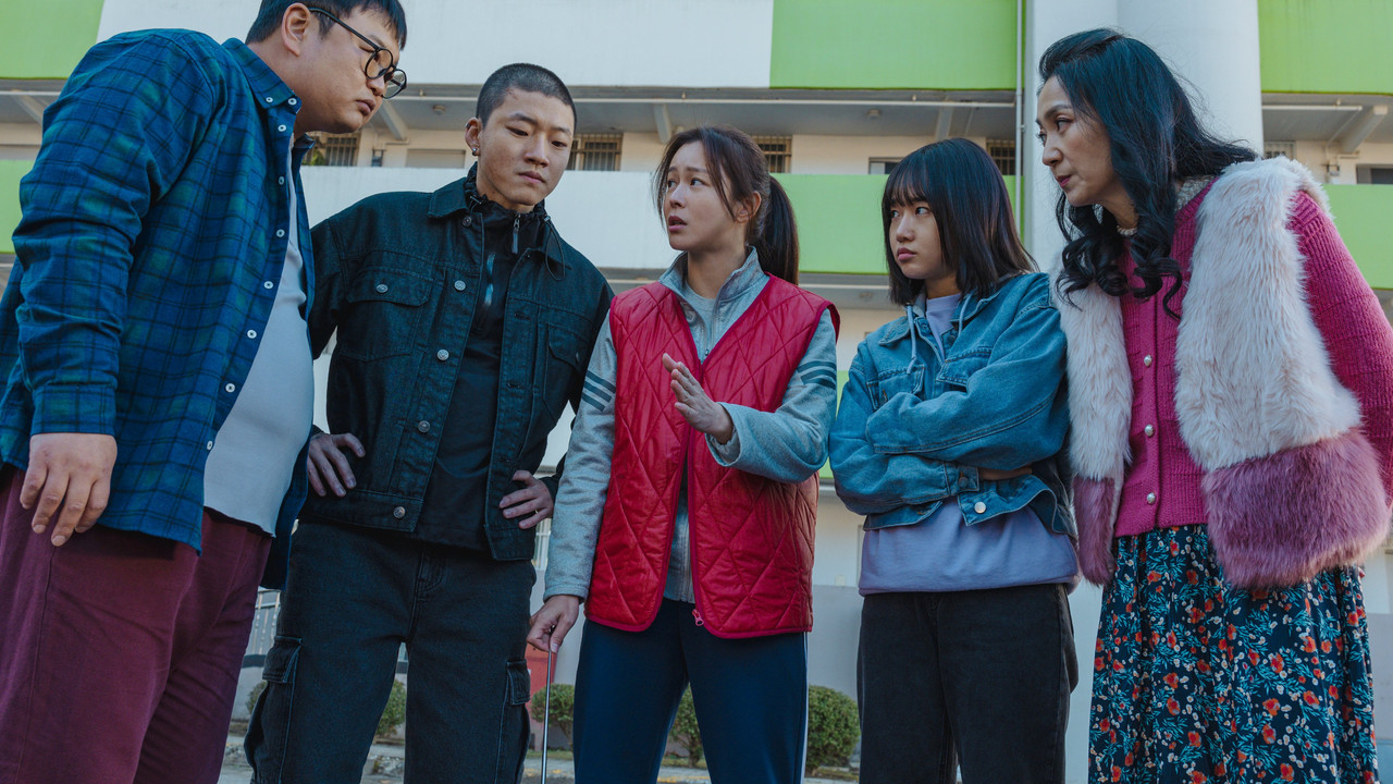 Backdrop image for movie The Noisy Mansion