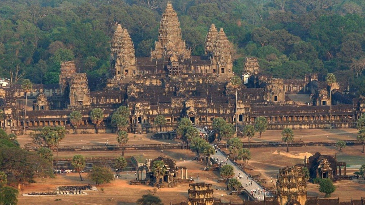 Backdrop image for movie Lost Temples of the Jungle