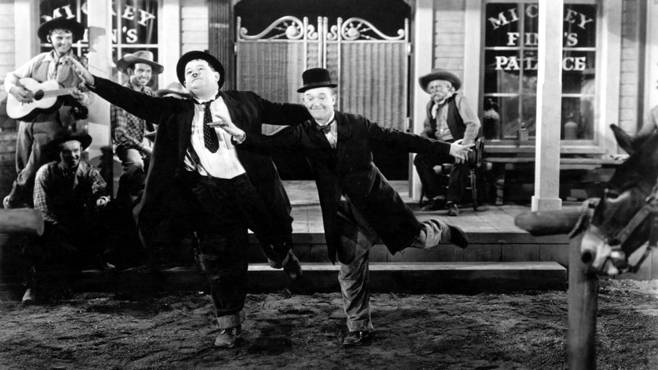 Backdrop image for movie Busy Bodies
