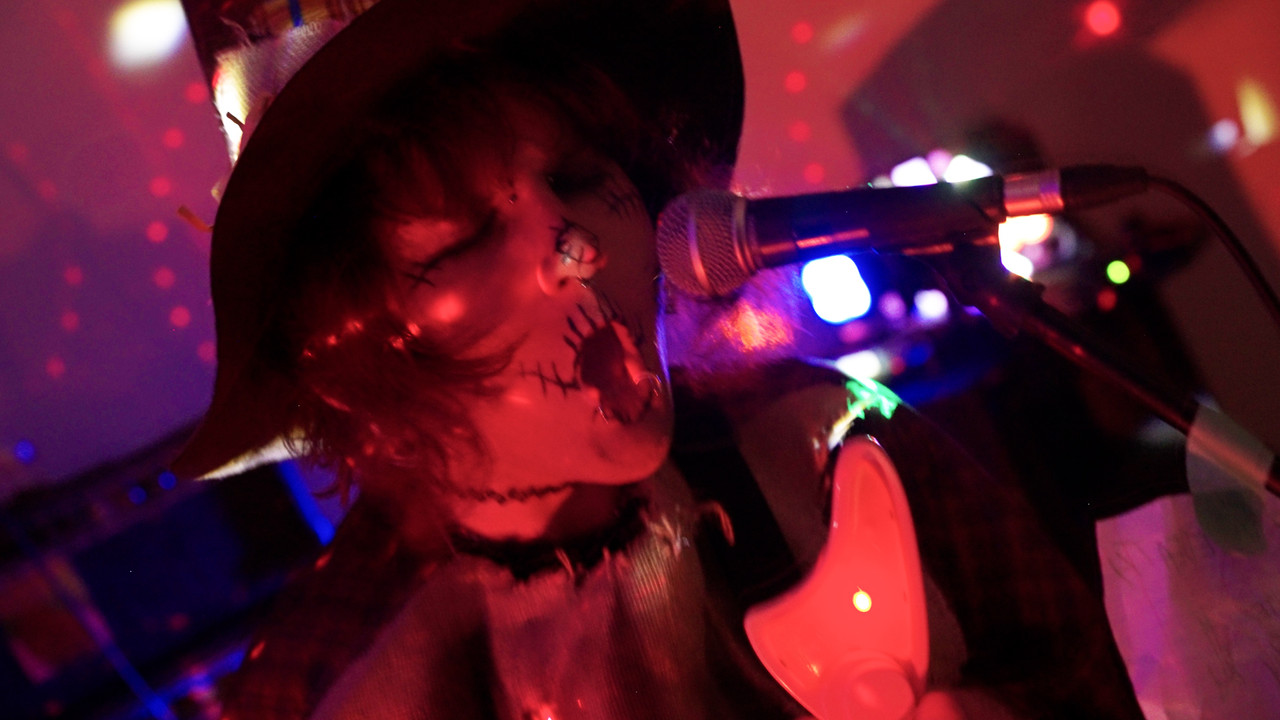 Backdrop image for movie Radioactive Vampire Teeth