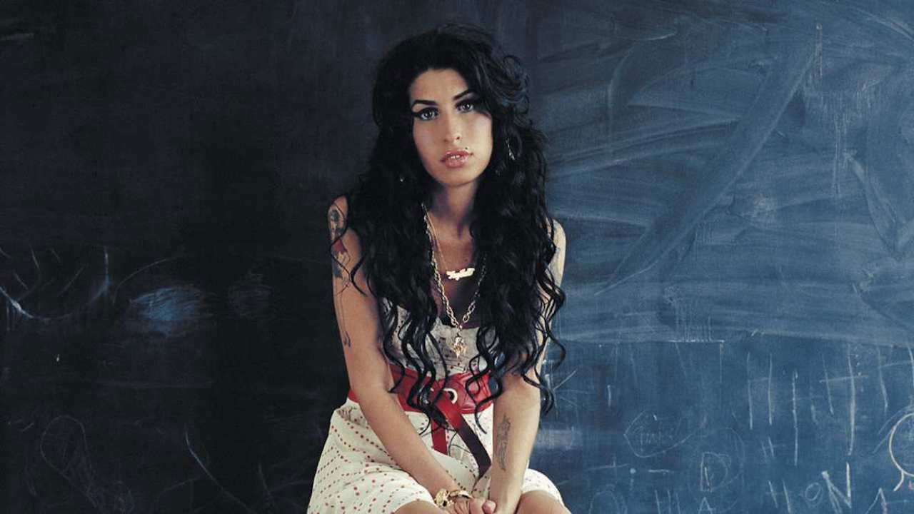 Backdrop image for movie Classic Albums: Amy Winehouse - Back to Black