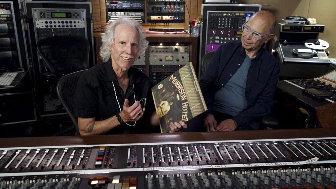 Backdrop image for movie Classic Albums: The Doors - Morrison Hotel