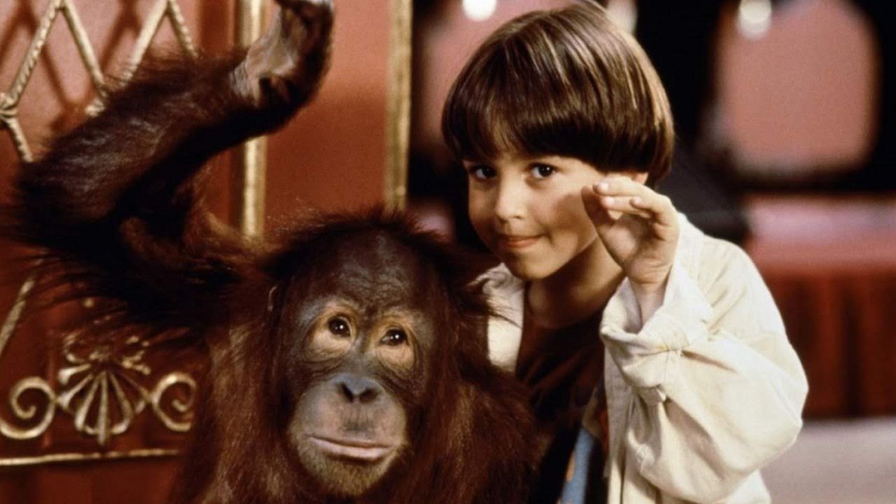Backdrop image for movie Dunston Checks In