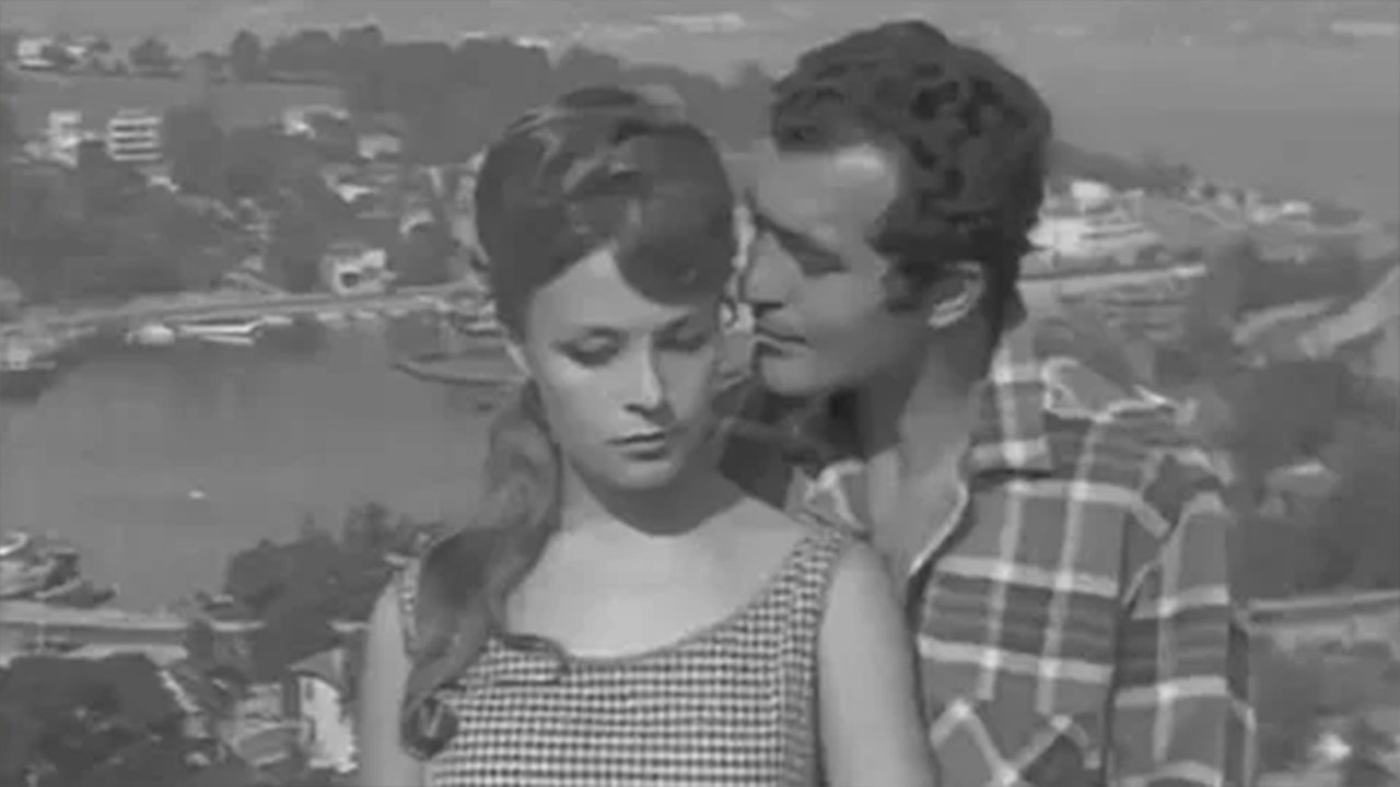 Backdrop image for movie Uzakta Kal Sevgilim