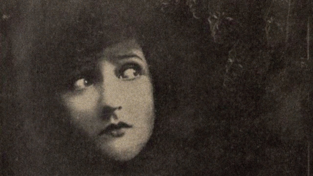 Backdrop image for movie The Girl in the Dark