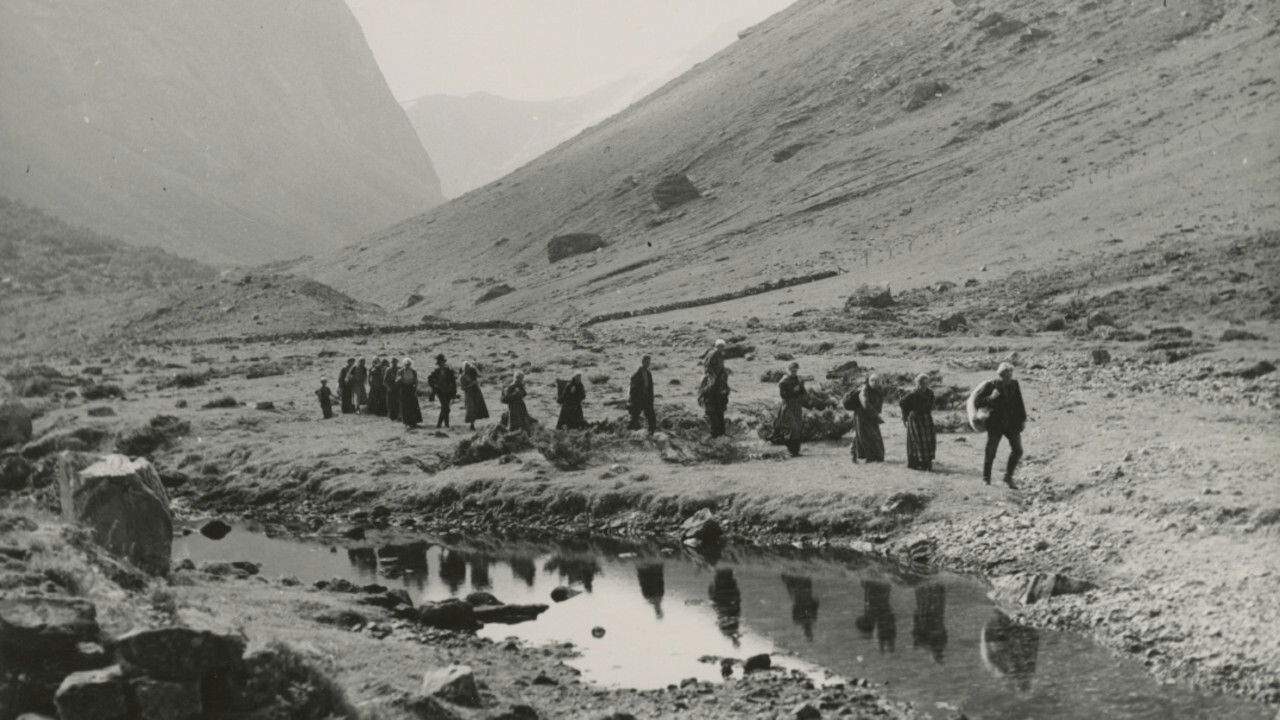 Backdrop image for movie Flickan från fjällbyn