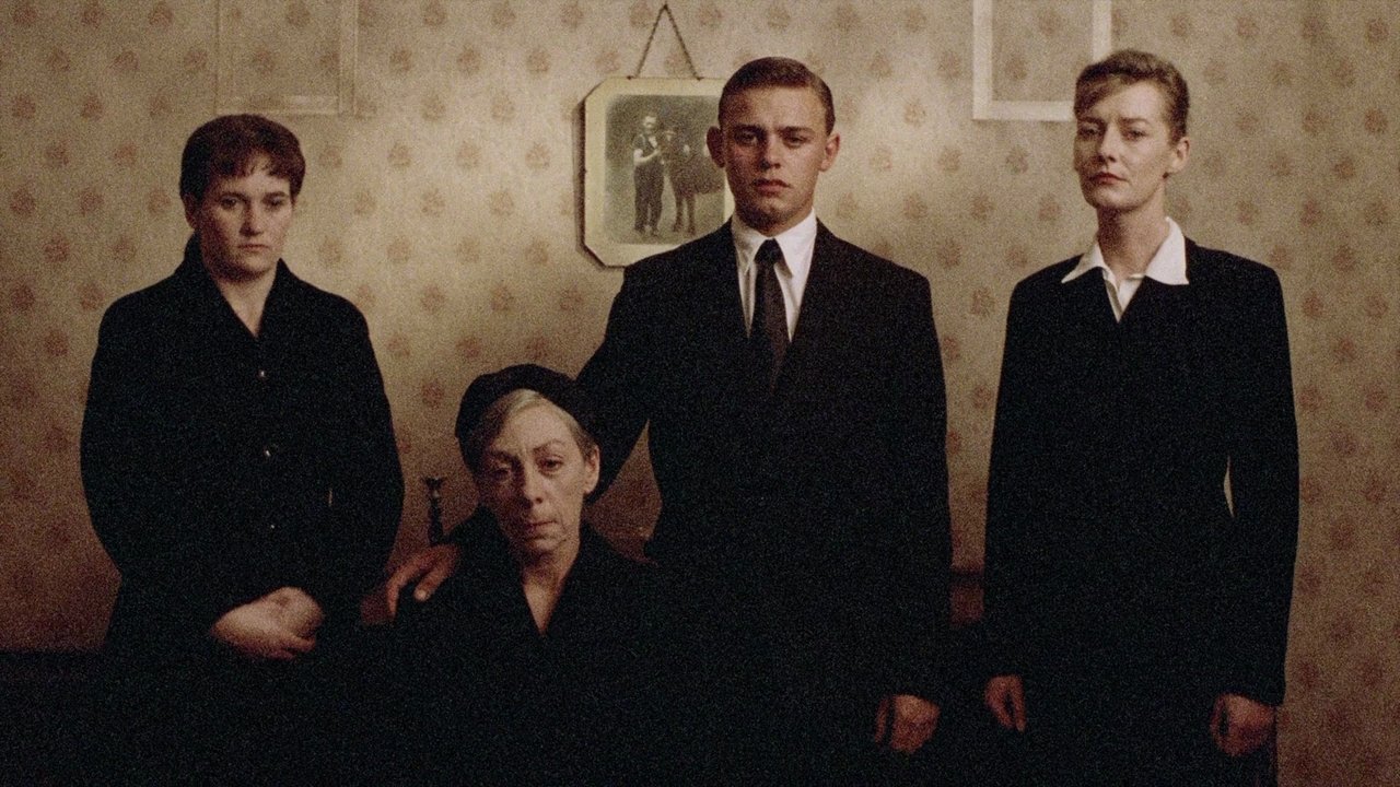 Backdrop image for movie Distant Voices, Still Lives