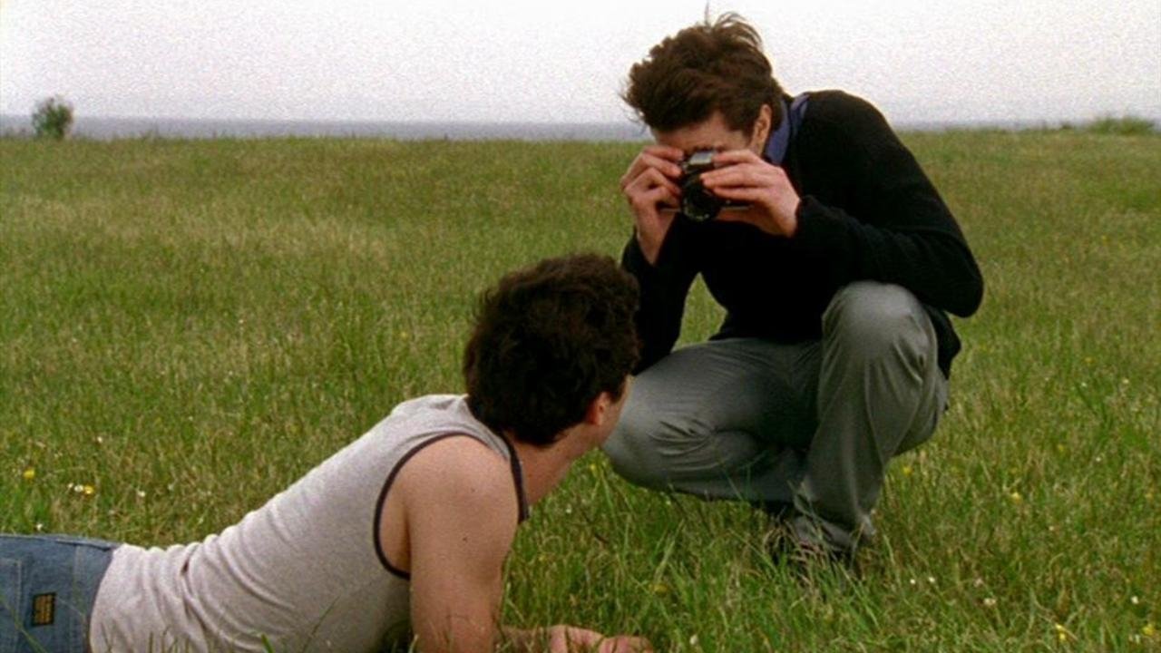 Backdrop image for movie Close to Leo