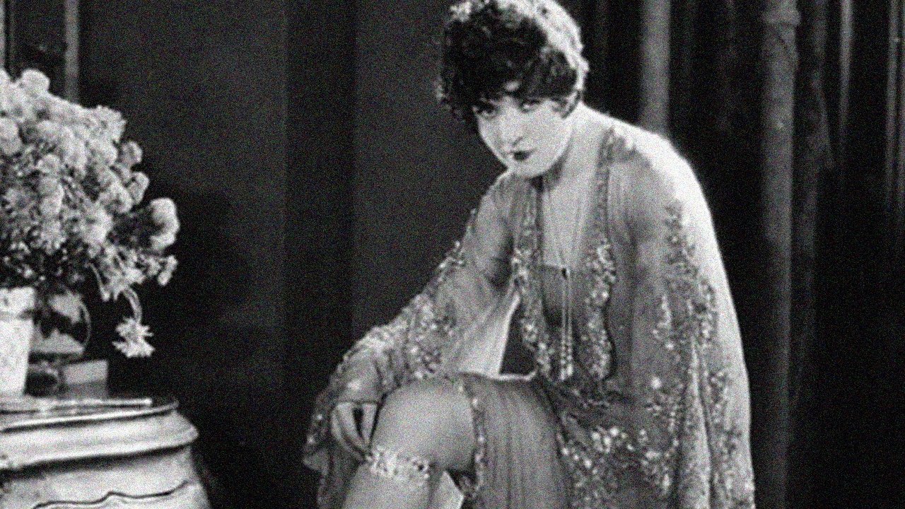 Backdrop image for movie Getting Gertie's Garter