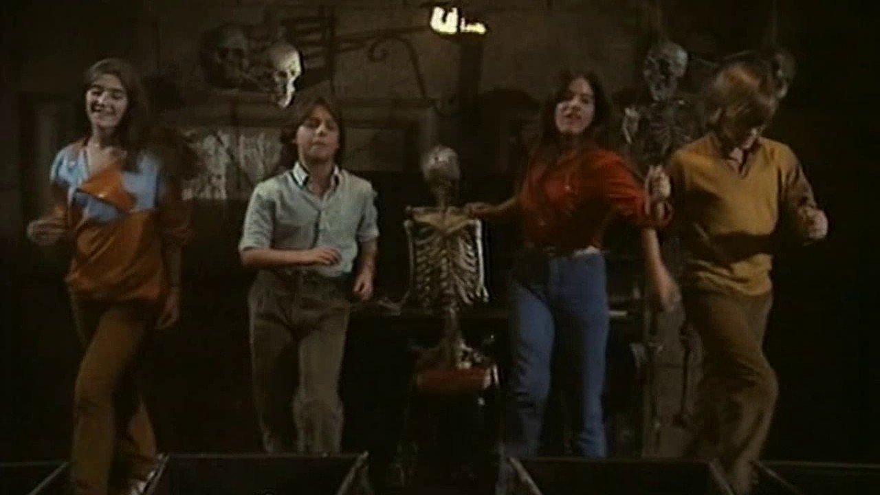 Backdrop image for movie Good Night, Mr. Monster