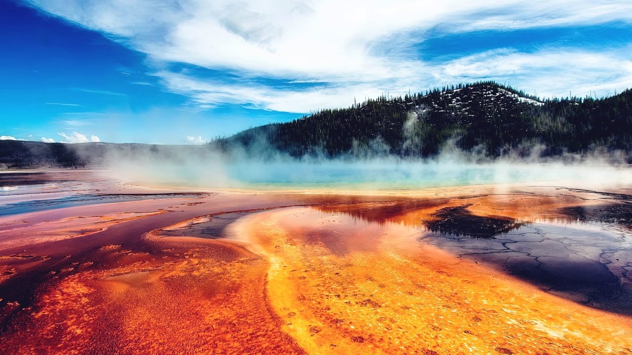 Backdrop image for movie Adventure Yellowstone