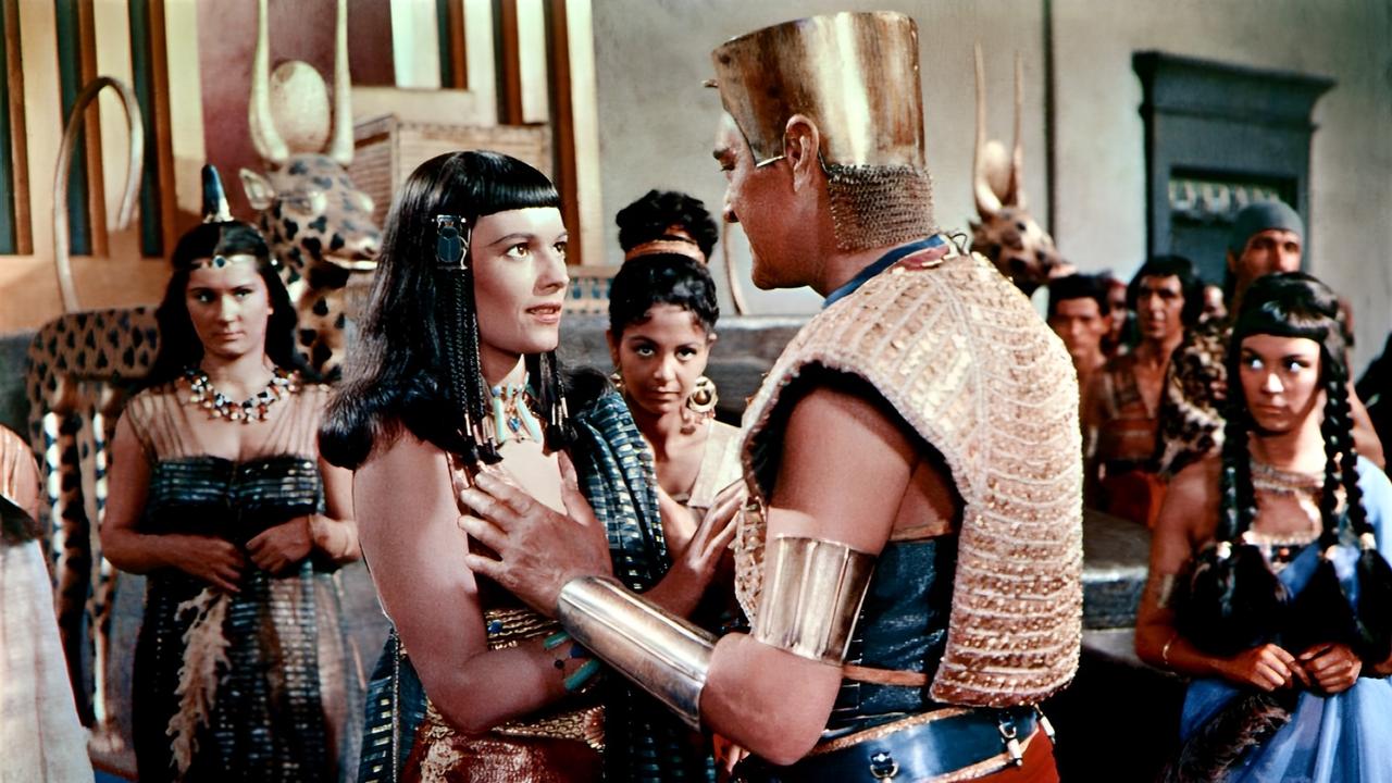Backdrop image for movie Land of the Pharaohs