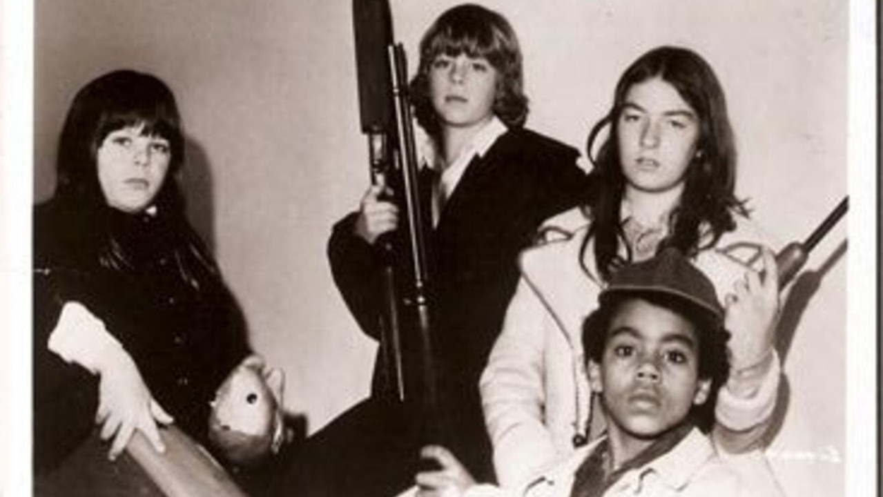 Backdrop image for movie Devil Times Five