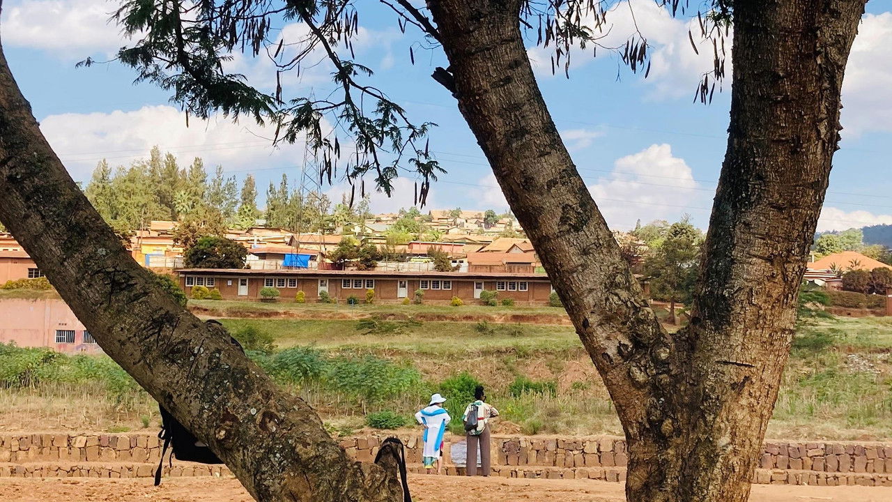 Backdrop image for movie April Tragedy