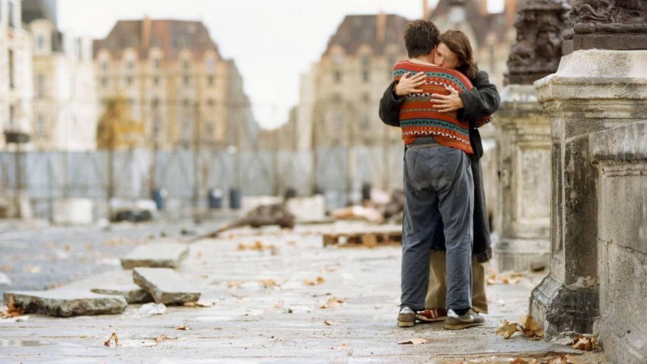 Backdrop image for movie The Lovers on the Bridge