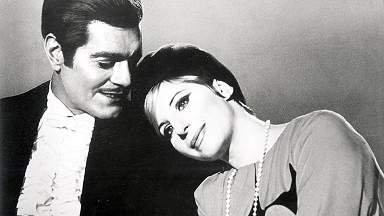 Backdrop image for movie Barbra Streisand: Becoming an Icon 1942–1984