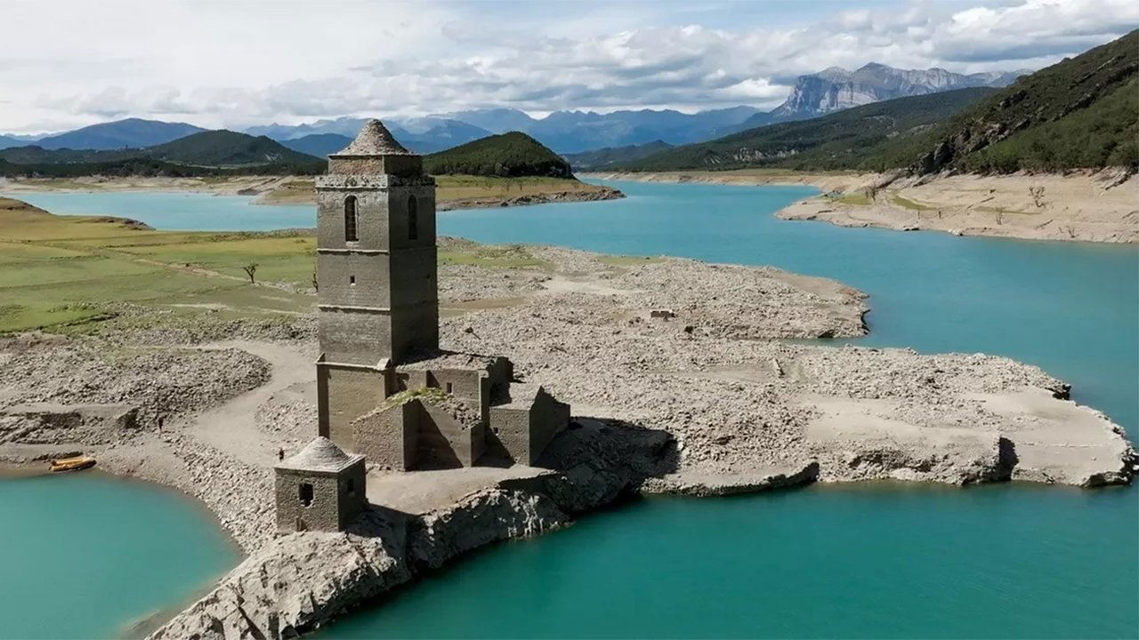 Backdrop image for movie Haro auf das Wasser! Flüsse in Not