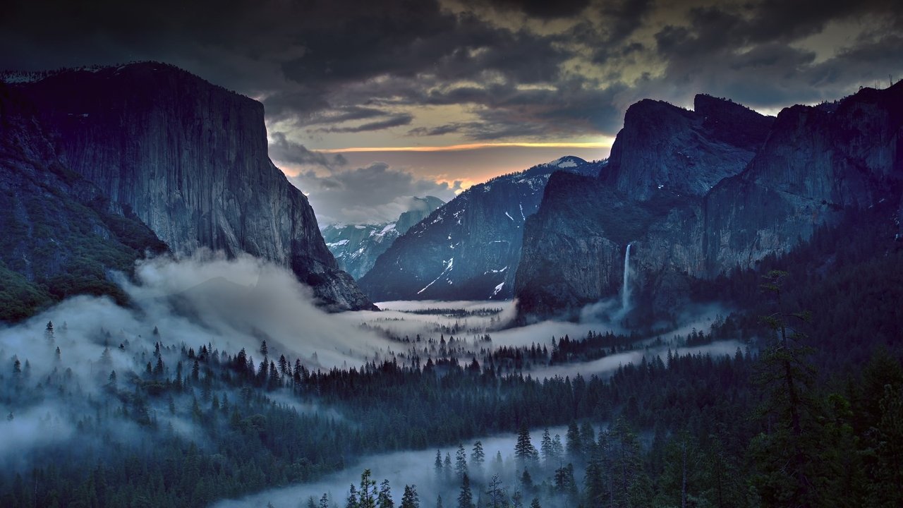 Backdrop image for movie National Parks Adventure