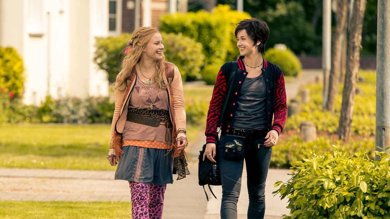 Backdrop image for movie Vampire Sisters 3: Journey to Transylvania