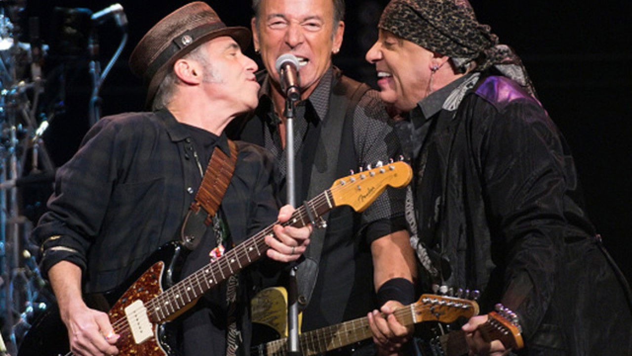 Backdrop image for movie Bruce Springsteen & the E Street Band - Live in New York City
