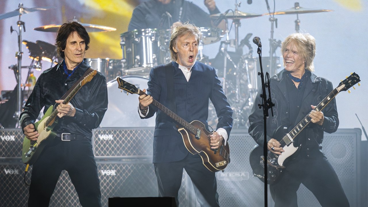 Backdrop image for movie Paul McCartney: Got Back - Live at River Plate Stadium