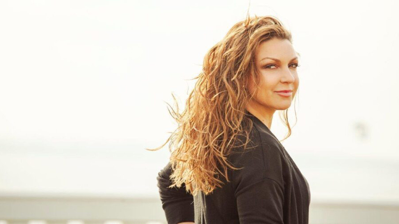 Backdrop image for movie Niña Pastori: Every Cloud Has A Silver Lining