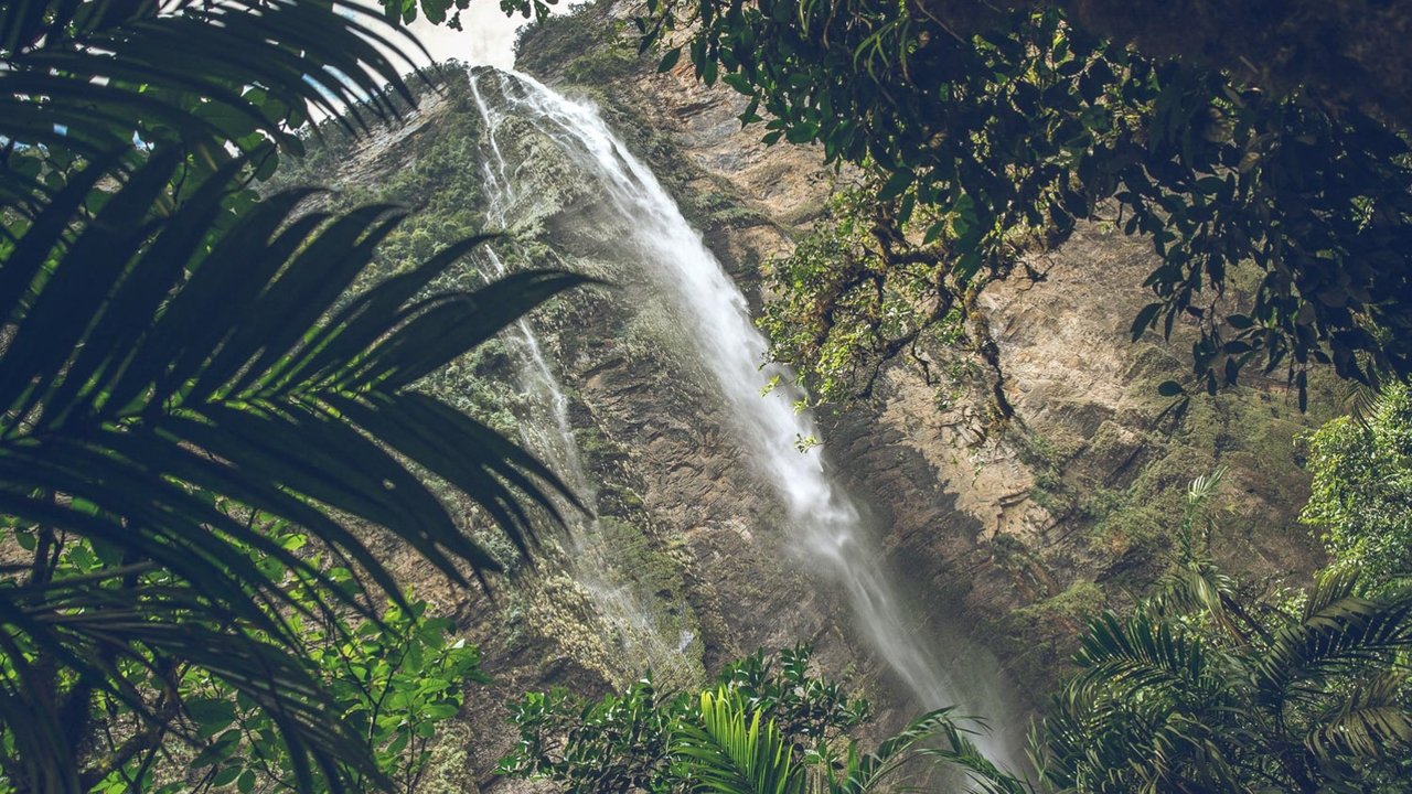 Backdrop image for movie Contrasts of Peru