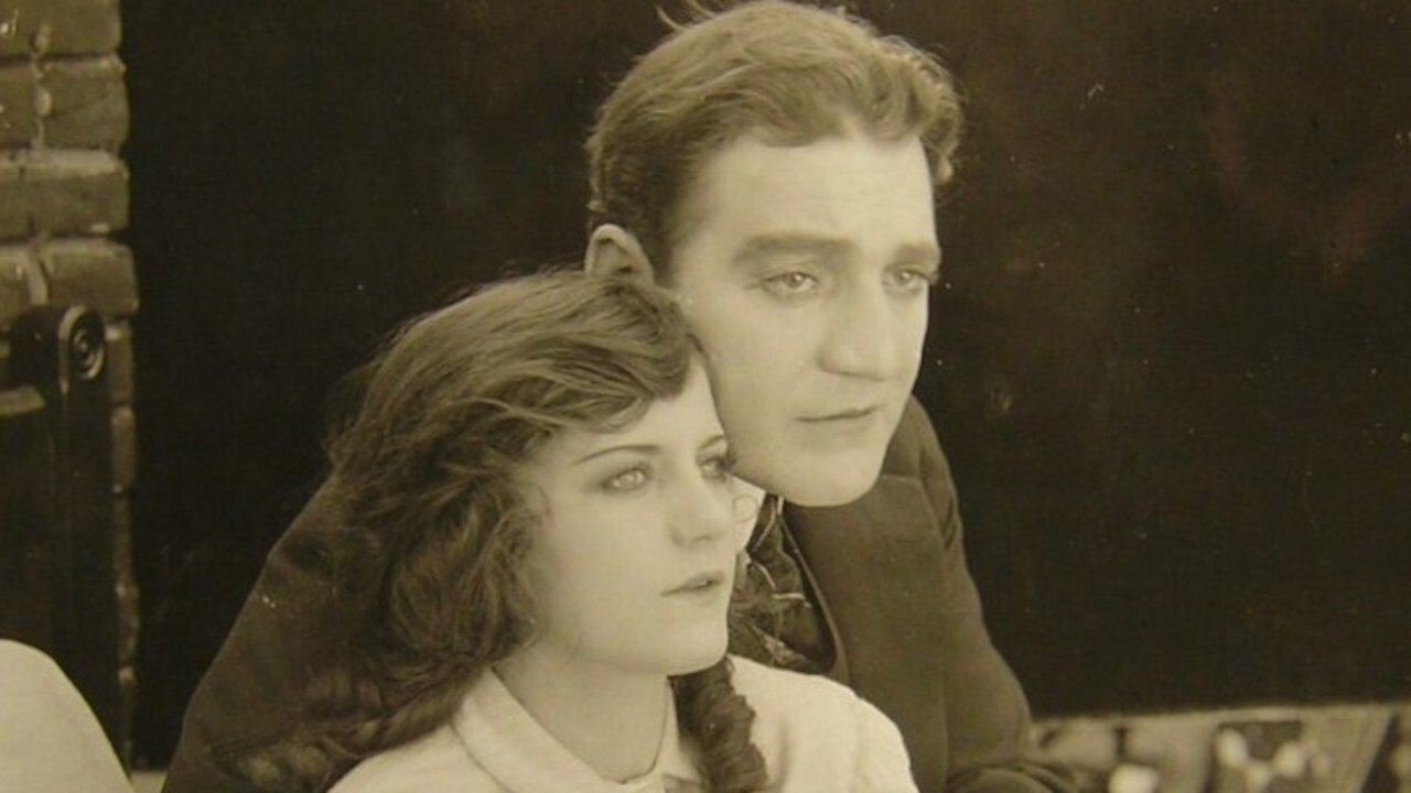 Backdrop image for movie A Weaver of Dreams