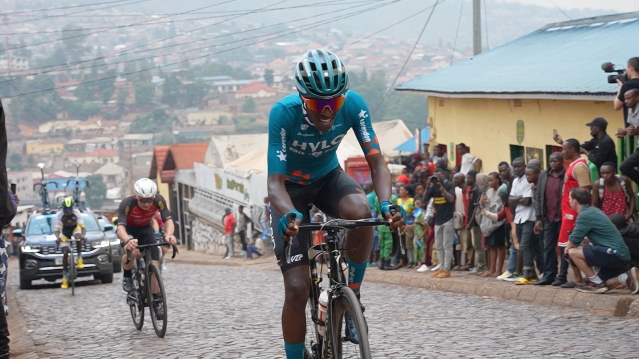 Backdrop image for movie Breaking Through: The Rise of African Cycling