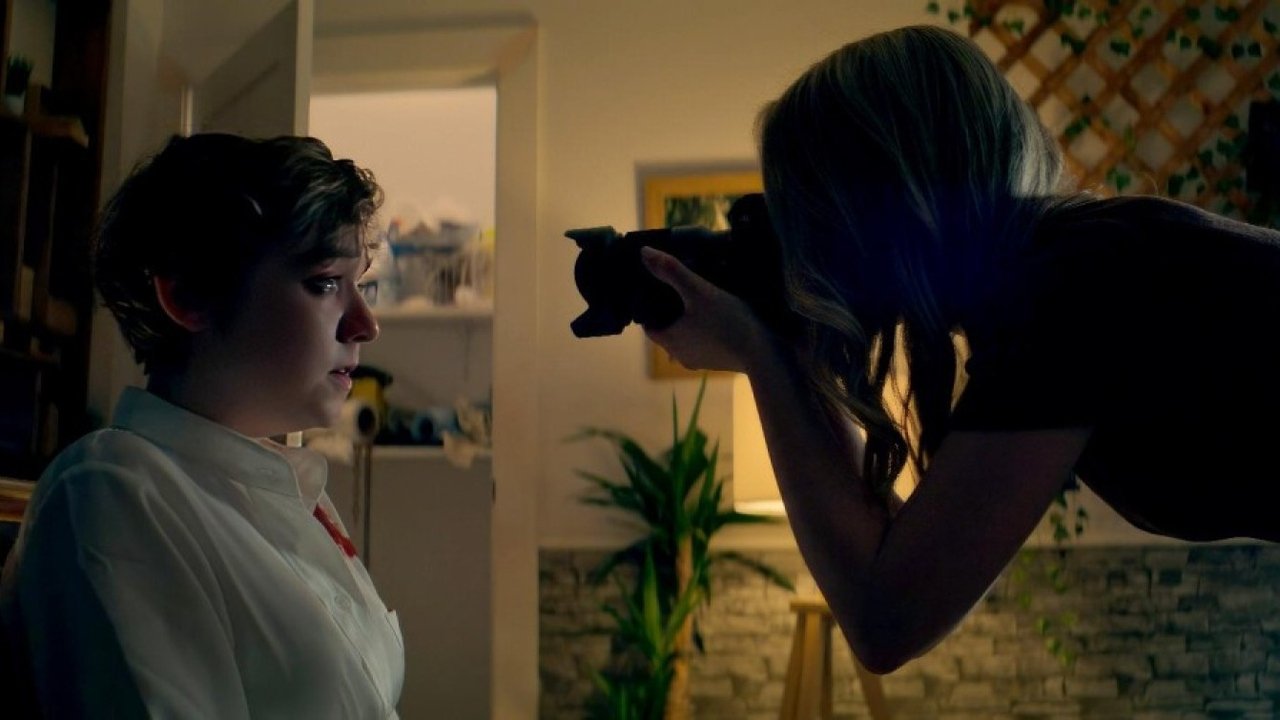 Backdrop image for movie Zoe.mp4