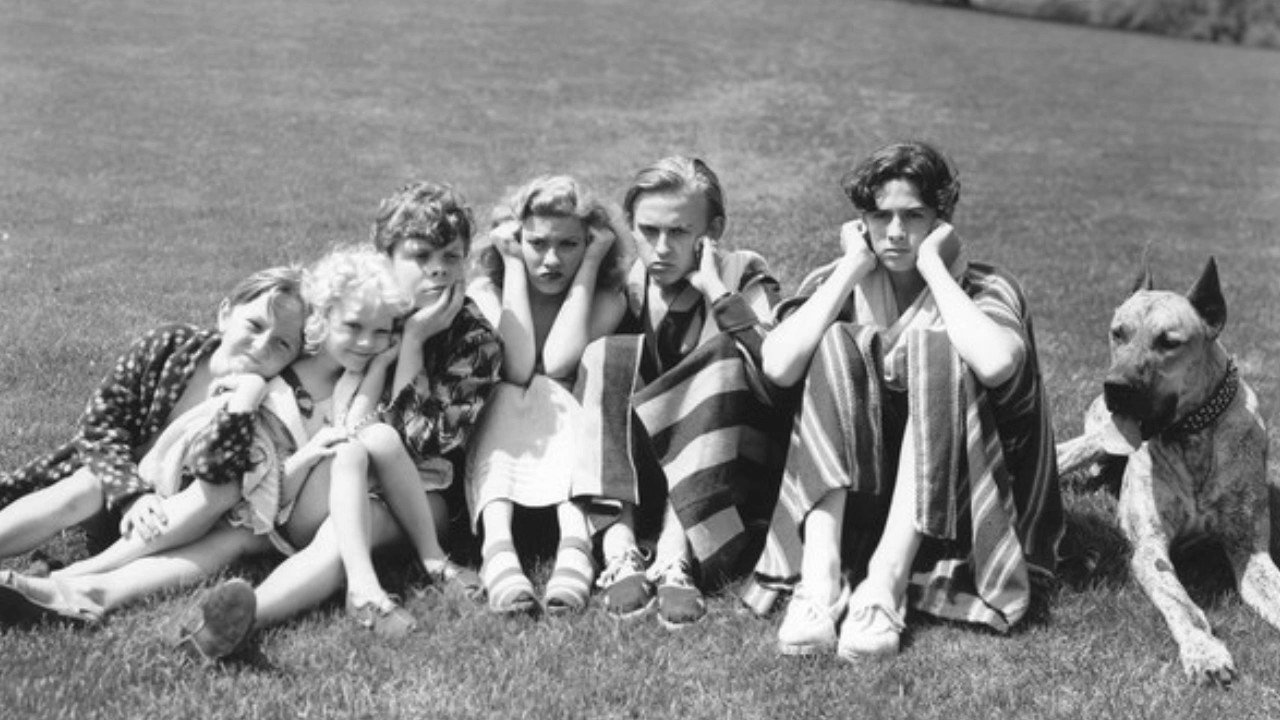 Backdrop image for movie Five Little Peppers in Trouble