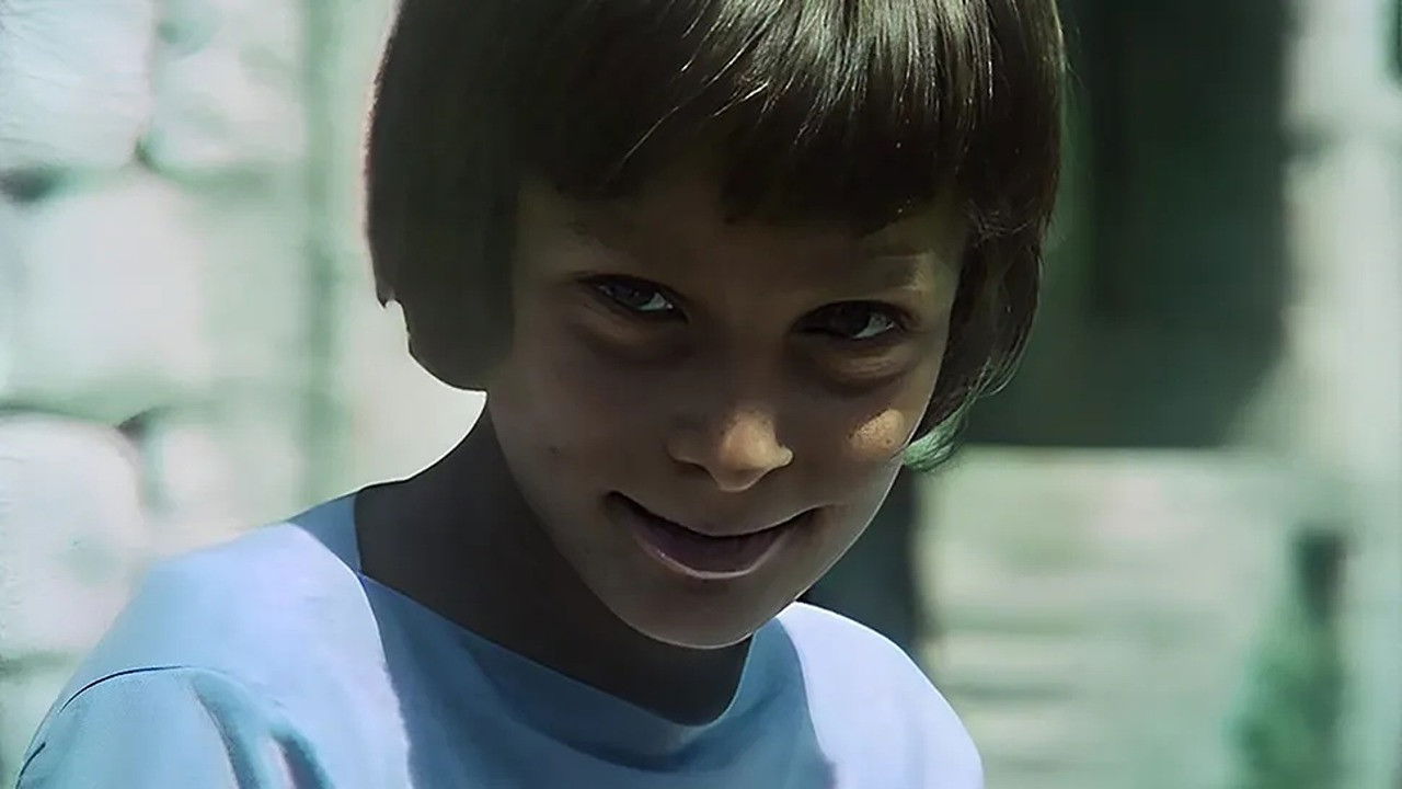 Backdrop image for movie Across the Blue Sea