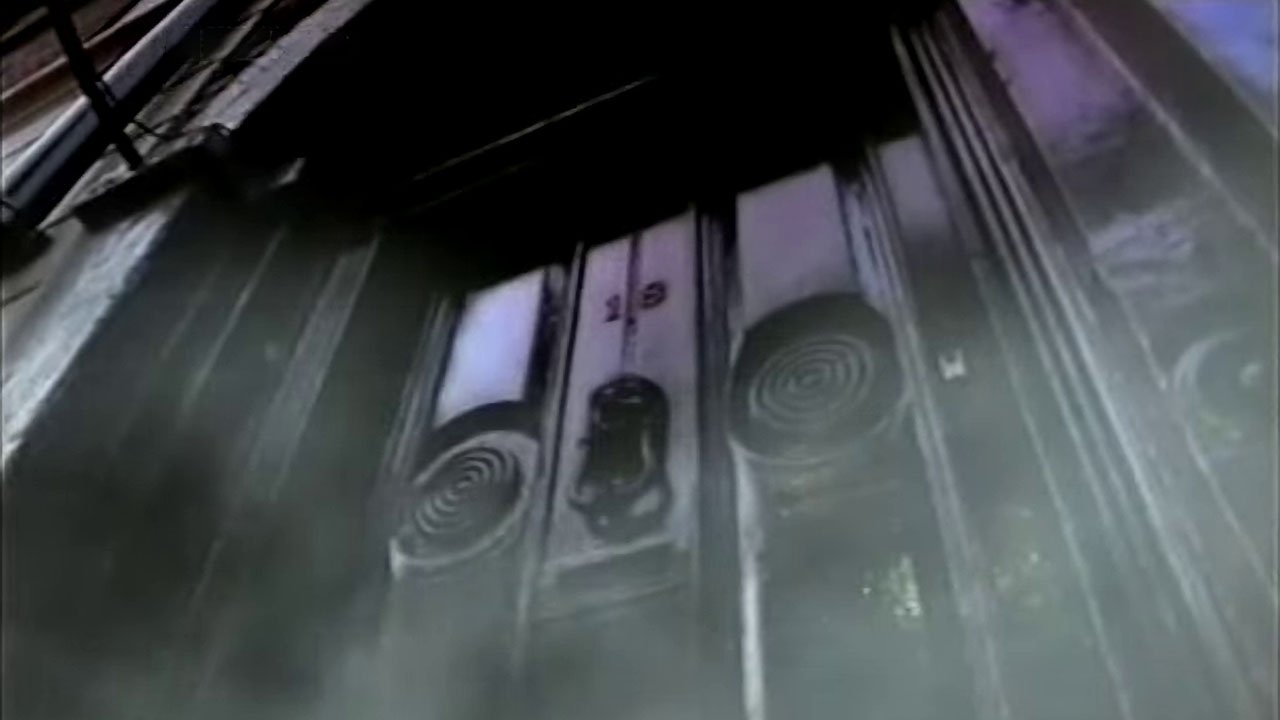 Backdrop image for movie Dan Cruickshank & The House That Wouldn't Die