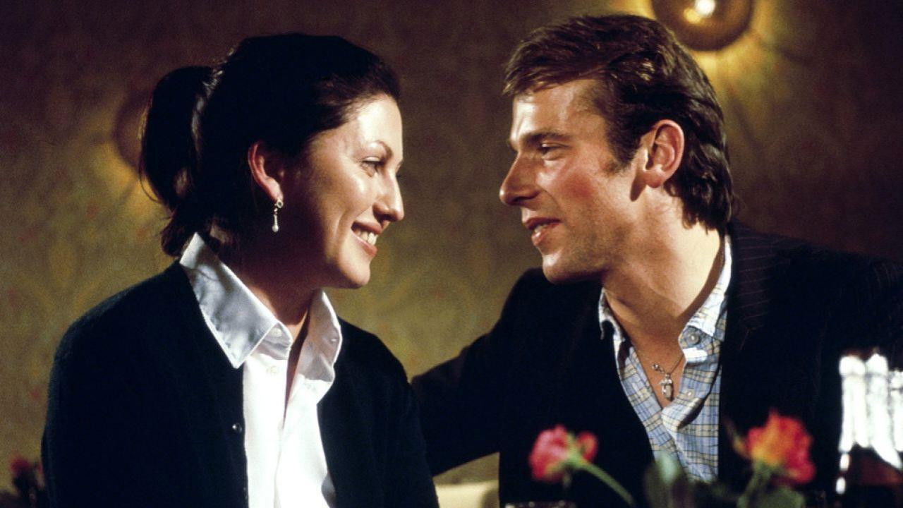 Backdrop image for movie Amore