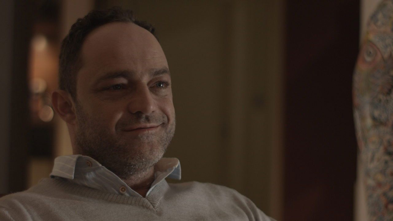 Backdrop image for movie Salt